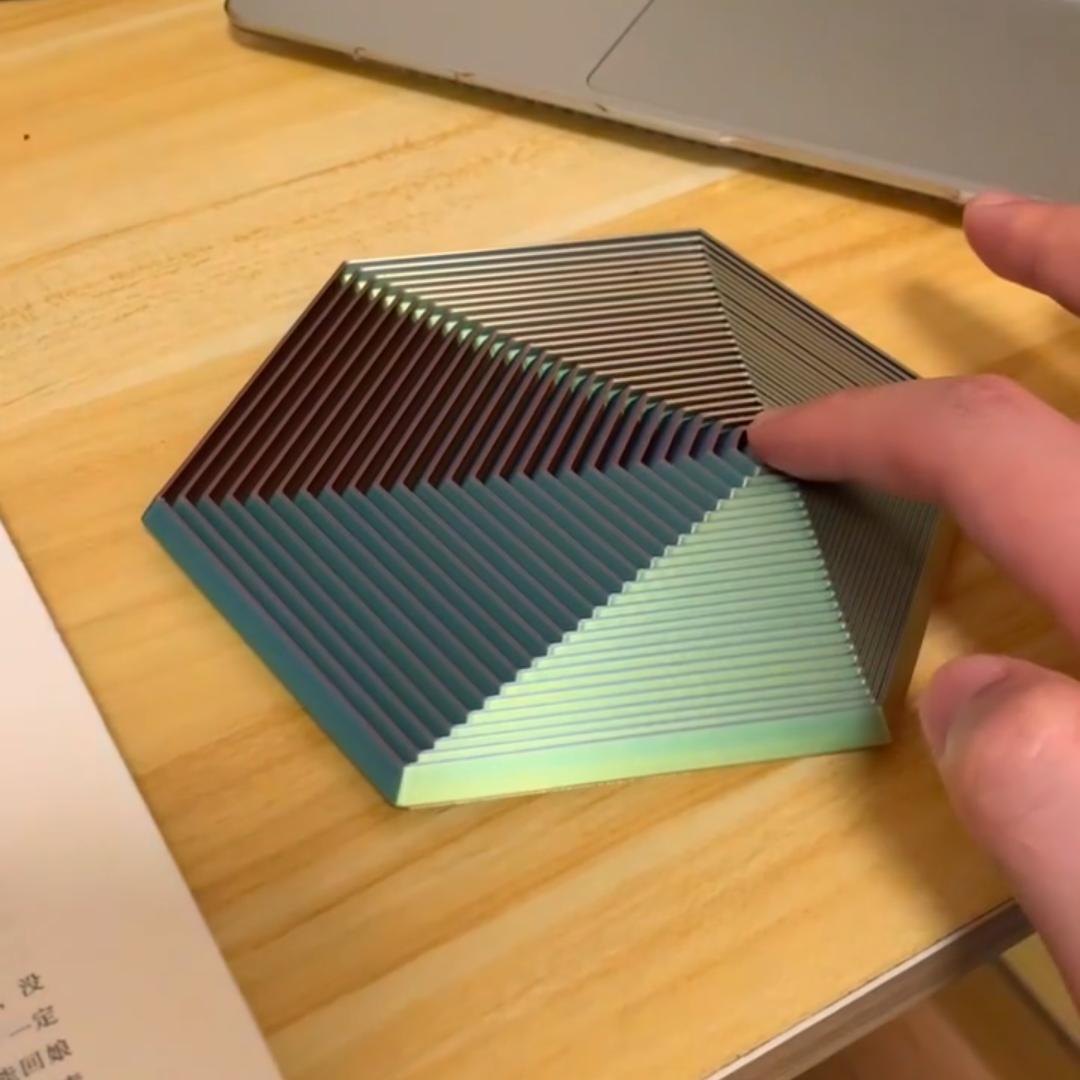 六角形のリングマジック三次元減圧おもちゃスパイラル 3D 印刷イリュージョン減圧友人へのギフト