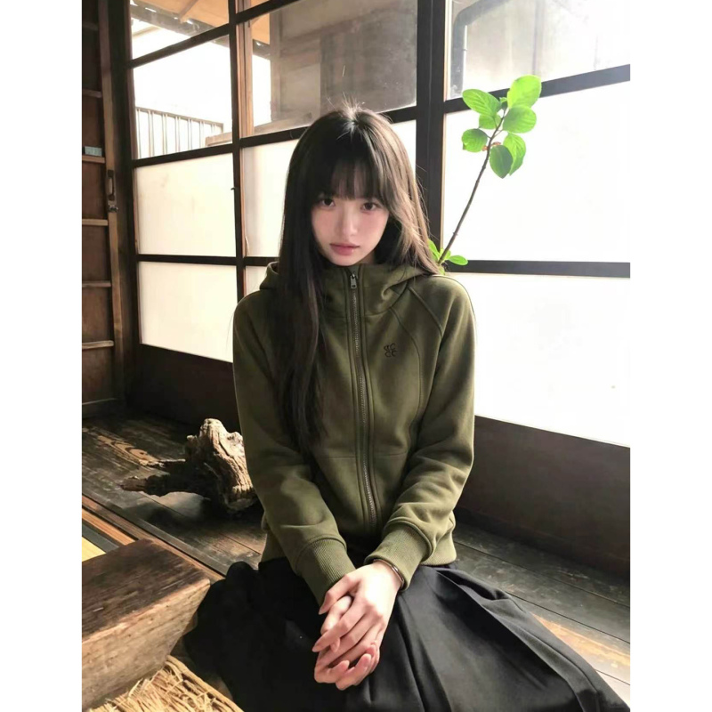 Simple Embroidered Army Green Slim-Fit Zip-Up Hooded Sweatshirt for Women, Autumn Thin Style, Waist-Cinching, Slimming Sports Cardigan Jacket