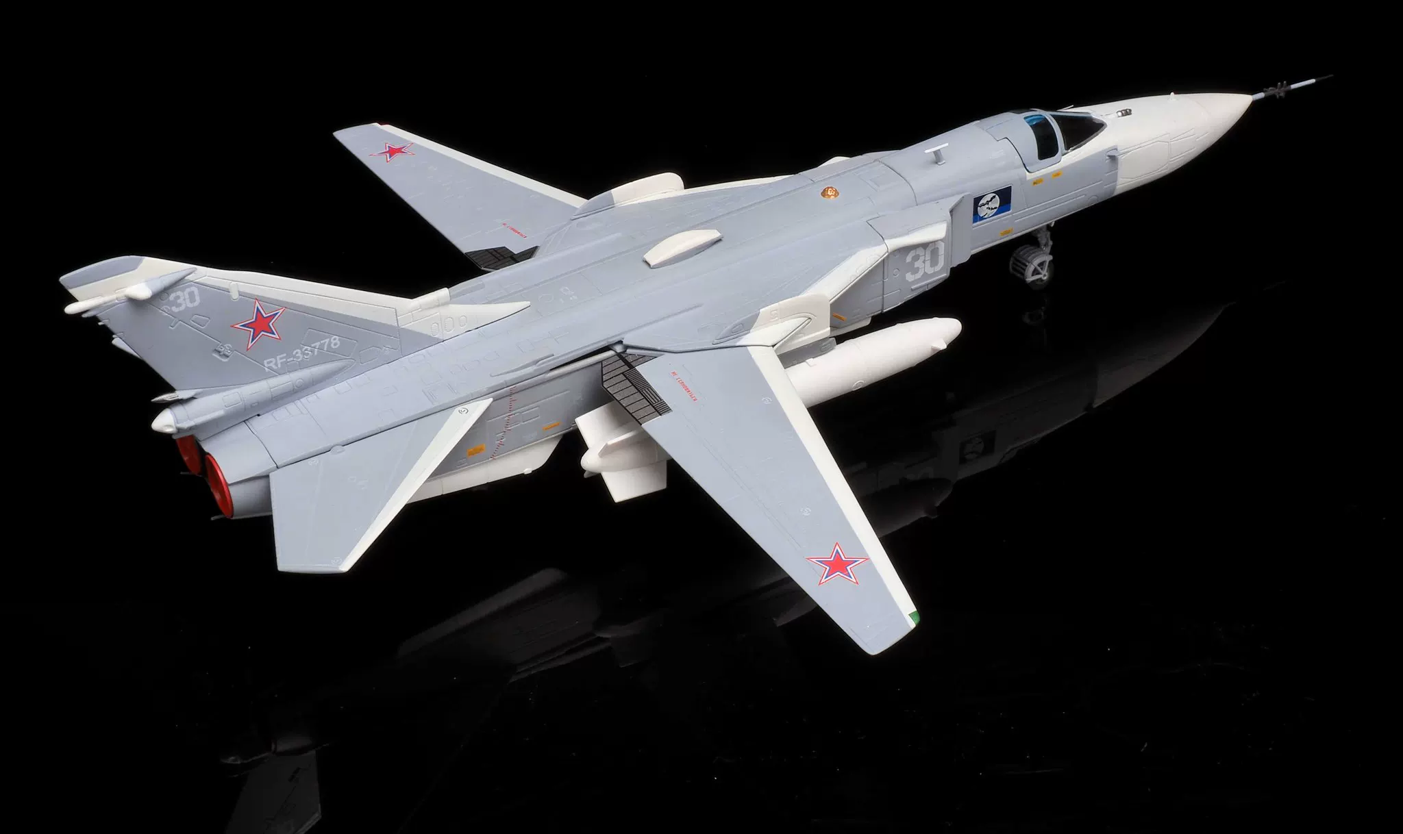 Calibre Wings [1/72 俄罗斯空军SU-24MR战机合金成品模型CA722411]