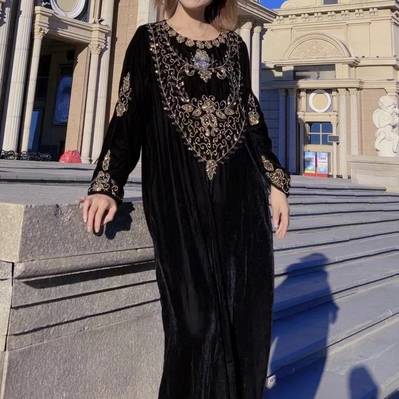 Velvet Dress 2024 Autumn and Winter New High-End Luxury Ladylike Elegant Base Dress European Style Heavy Embroidery Dress