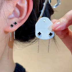 틈새 디자인 블랙 4 리프 클로버 얼린
