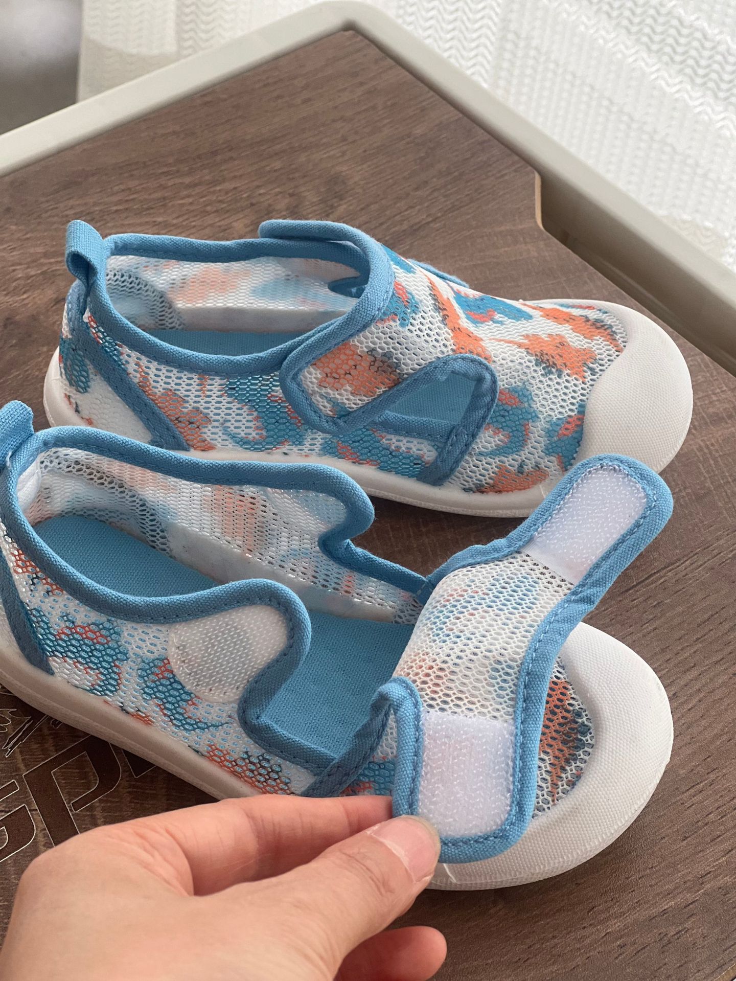 Kindergarten Indoor Shoes for Girls 2026 New Breathable Low-Top Soft-Soled Non-Slip Versatile Magic Tape White Shoes — 41