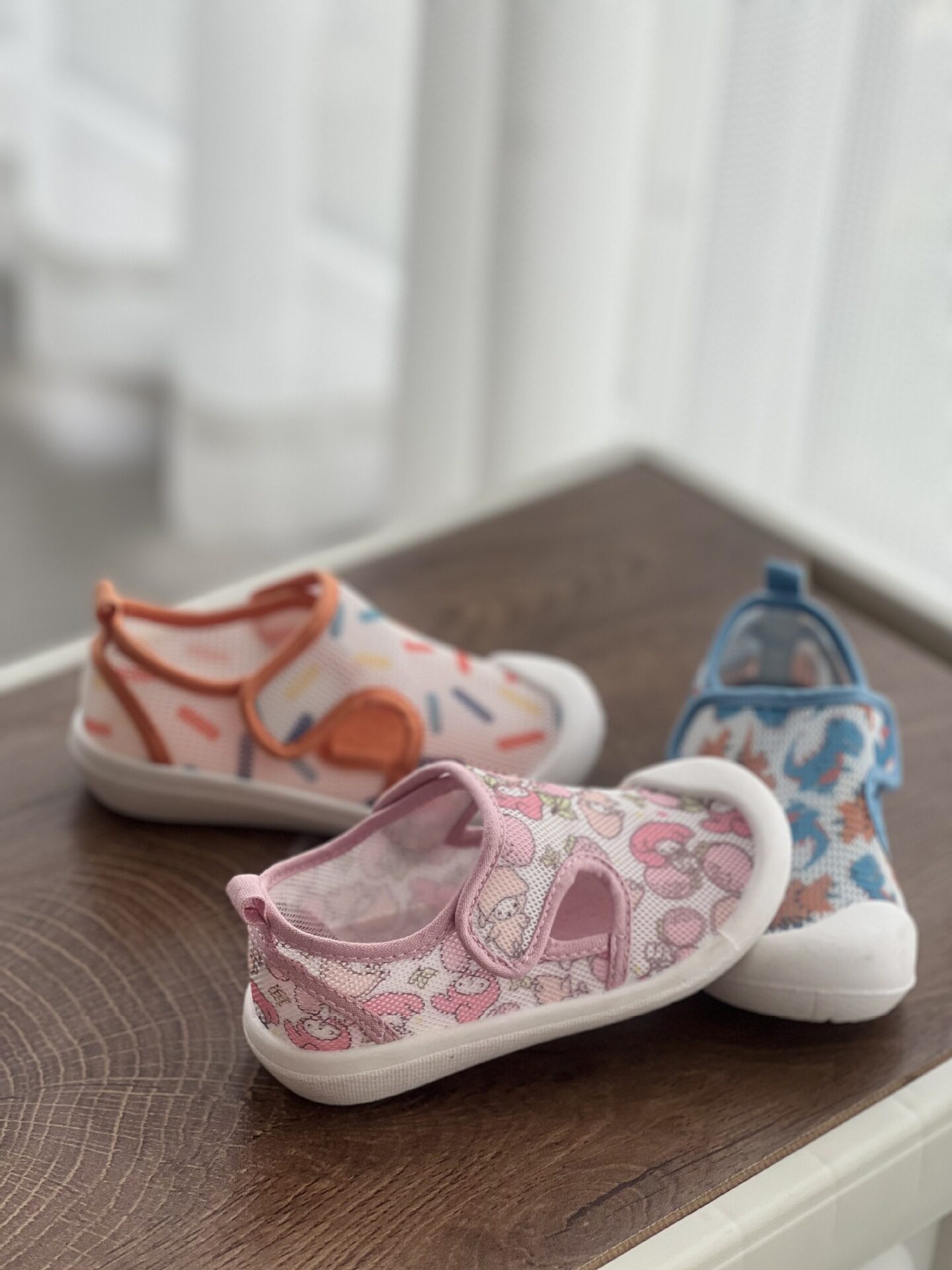 Kindergarten Indoor Shoes for Girls 2026 New Breathable Low-Top Soft-Soled Non-Slip Versatile Magic Tape White Shoes — 30