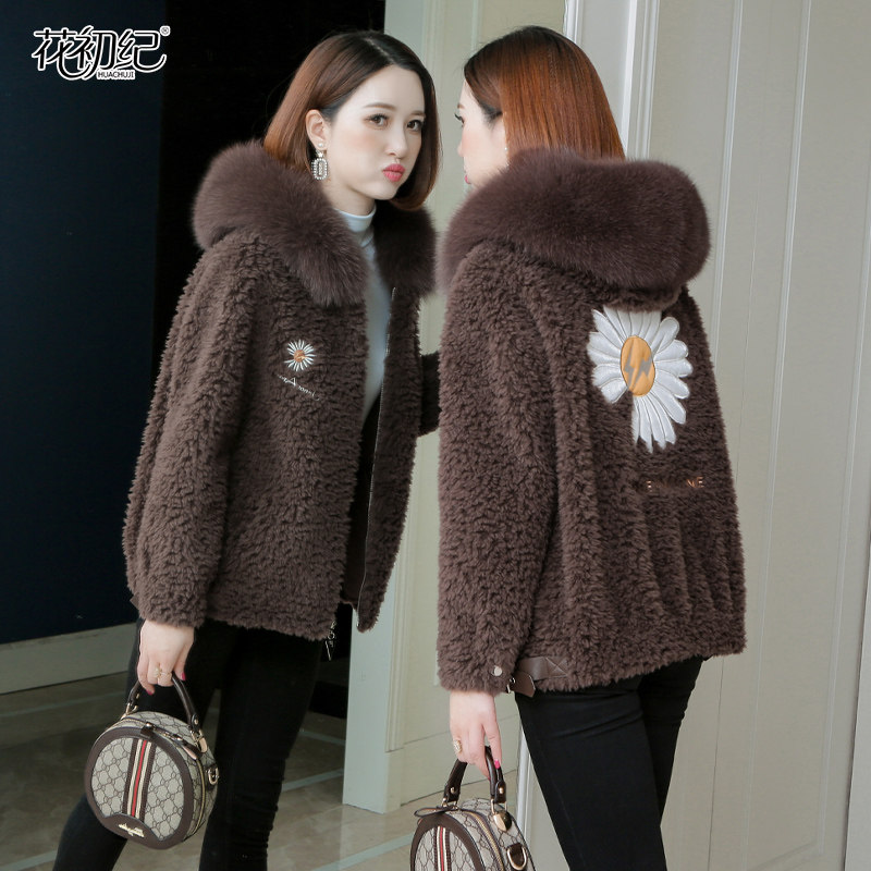 Granular sheep sheared coat women's short autumn and winter 2021 new fox fur hooded daisy embroidered fur coat