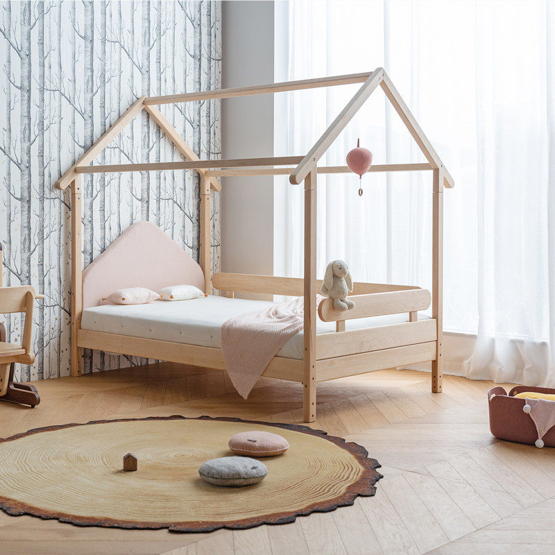 Children in wooden house beds Children 1 2 1 5 m Princess beds with guardrails Hard maple wood All solid wood boy girl bed