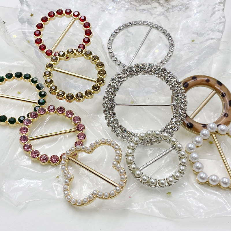 Clothing Corner Knotted Silk Scarf pearl decoration Belt Buckle Round T-shirt Clasp Insert Drill 100 Hitch T-shirt Downswing Button