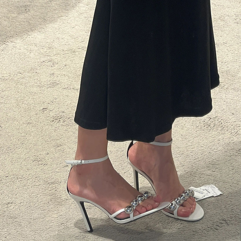 Spring Summer Dew Toe Rivets with buckle white sandal fairy Wind sweetness 100 hitch leather fine heel high heel shoe woman-Taobao