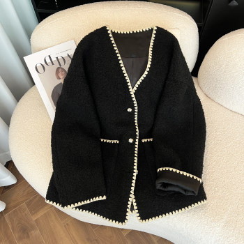 Autumn and winter v-neck short black woolen coat for women