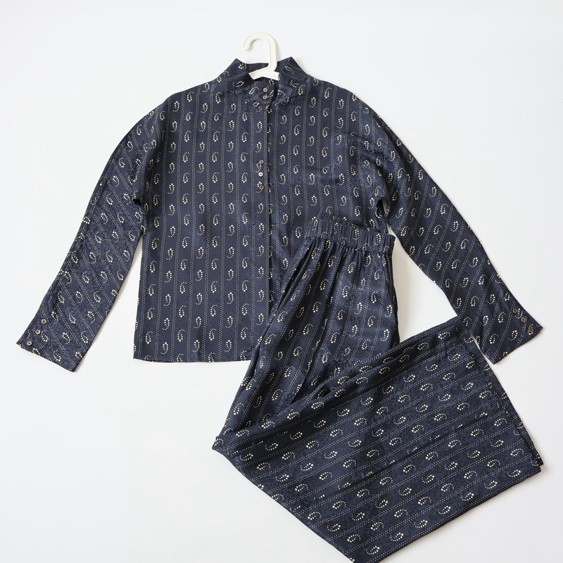 Trendy and Elegant White Women's Suit! American Retro Paisley Paisley Pattern Slimming Navy Blue Silk Shirt and Casual Pants