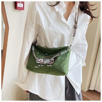 Embroidered New Cat Crossbody Bag 2025 Shoulder Bag Spring and Summer Casual Outing Commuting Tote Bag Versatile Handbag