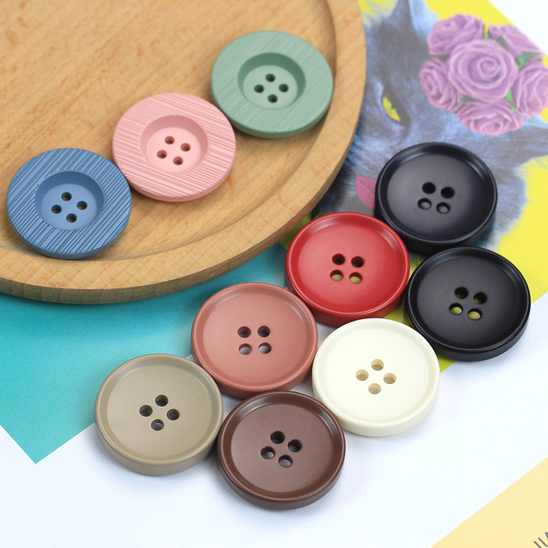 Coat of coat Color resin round four-eye button Wind Coat Jacket Black Button men's suit Western Pants Accessories