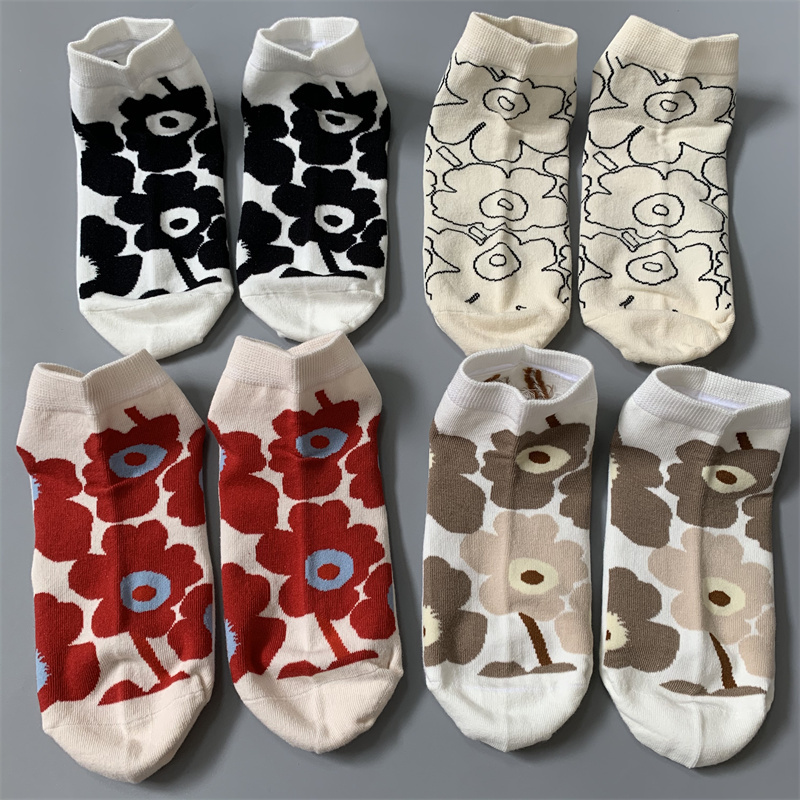 Finnish m Brand Floral Women's Socks, Various Happy Floral Forest-Style Versatile Sweet Seamless Short Tube Trendy Socks