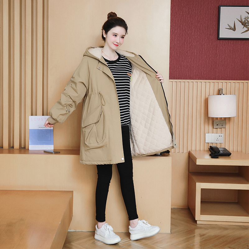 Plus-Size Lamb Wool Cotton Coat Winter Clothing for Chubby Girls, Fleece-Lined and Thickened, 100kg Mid-Length Parka Jacket for Women