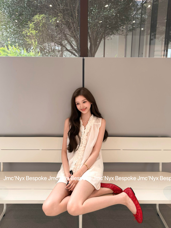Jmc'Nyx Bespoke Tencel Cotton Sleeveless Shirt with Ruffled Edges, Petal Collar, Loose-Fitting Top