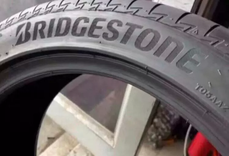 Lốp Bridgestone 225/45R17 T005A/ER33 chống nổ Cadillac XTS/Ralink/Tràng hoa so sánh lốp michelin và bridgestone cảm biến áp suất lốp ô tô