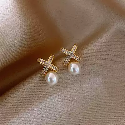 Pearl earrings female sterling silver cold wind earrings 2021 new high-grade atmosphere Net red temperament earrings simple