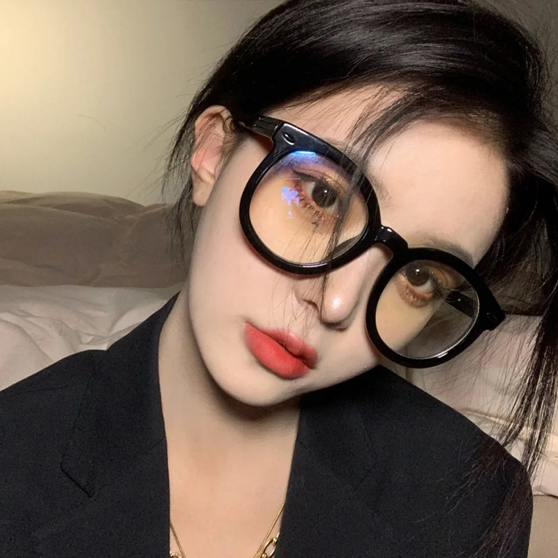 Black frame female color artifacts anti-radiation anti-blue myopia frame can be configured with digital red flat eyes