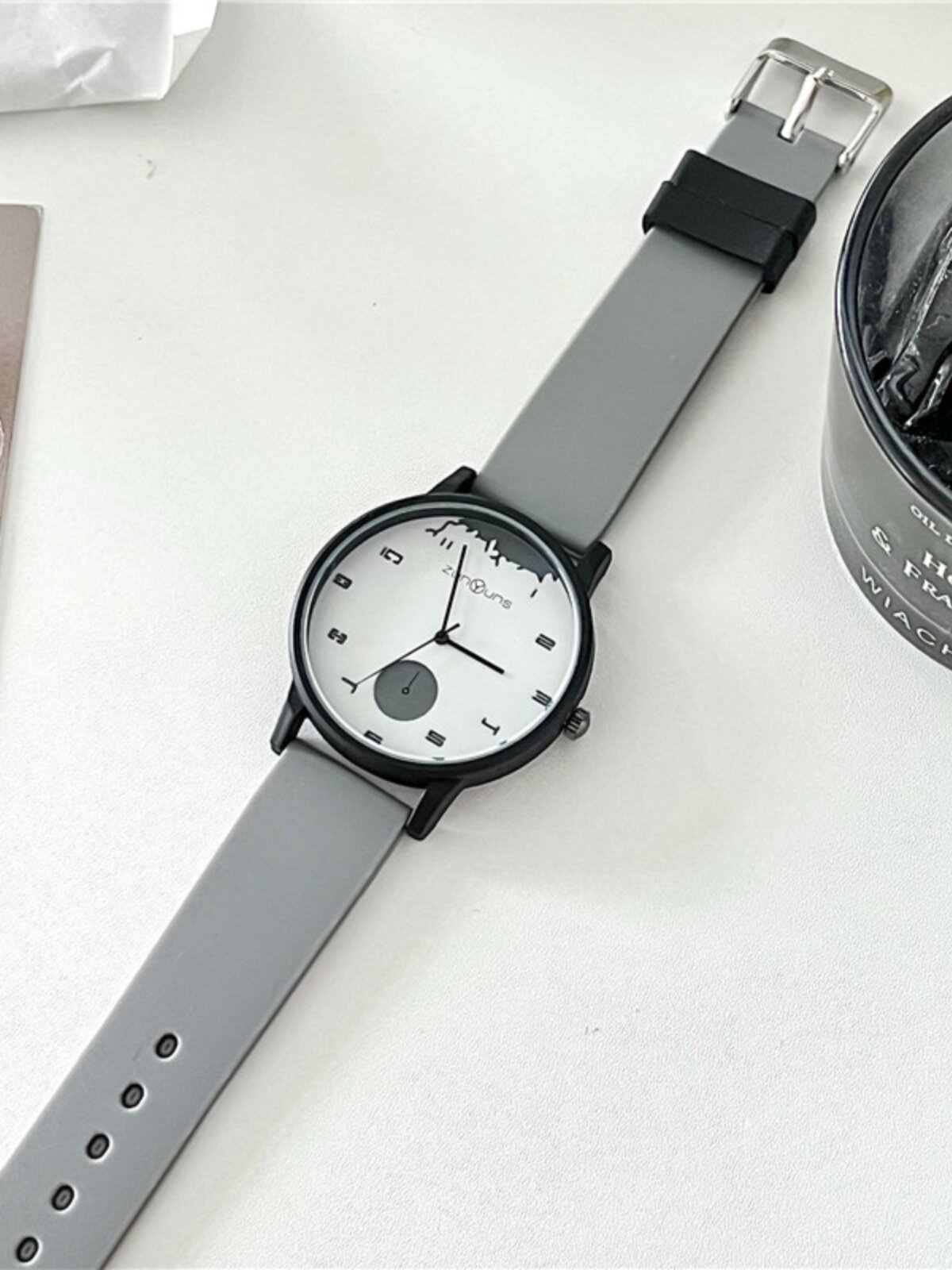 Minimalist Women's Quartz Watch With Silicone Strap For Girls_voghion.com