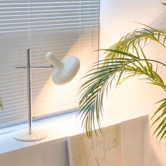 床头看书阅读台灯高颜值包豪斯卧室化妆灯奶油风创意艺术书桌台灯