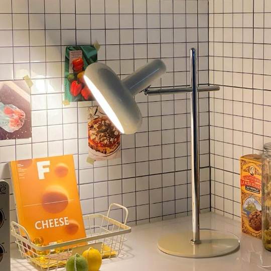 床头看书阅读台灯高颜值包豪斯卧室化妆灯奶油风创意艺术书桌台灯