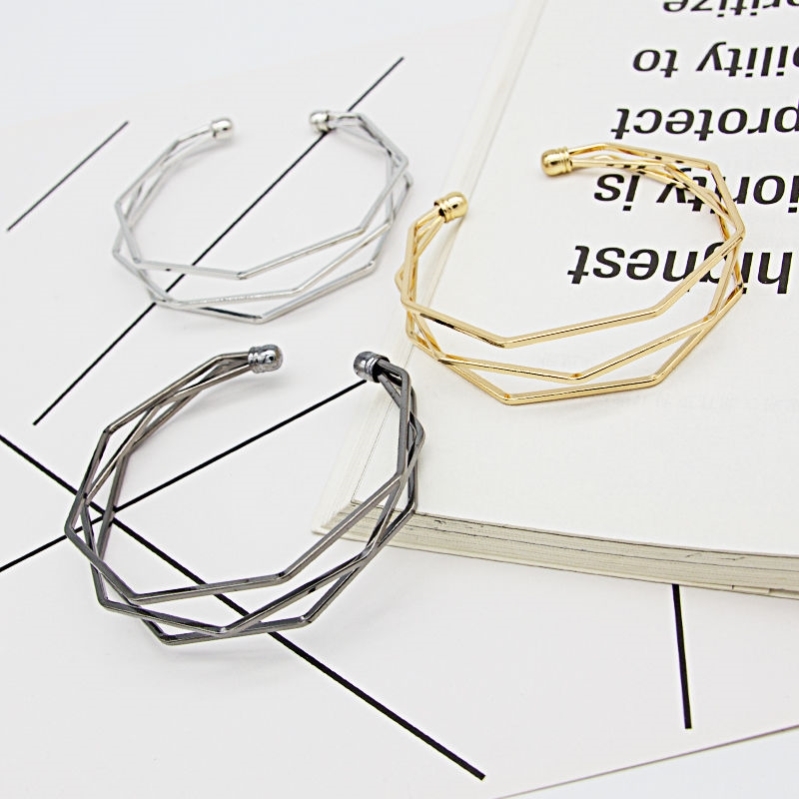 Girlfriend bracelet girl student Korean version cute personality heart couple bracelet simple open bracelet three-person jewelry net