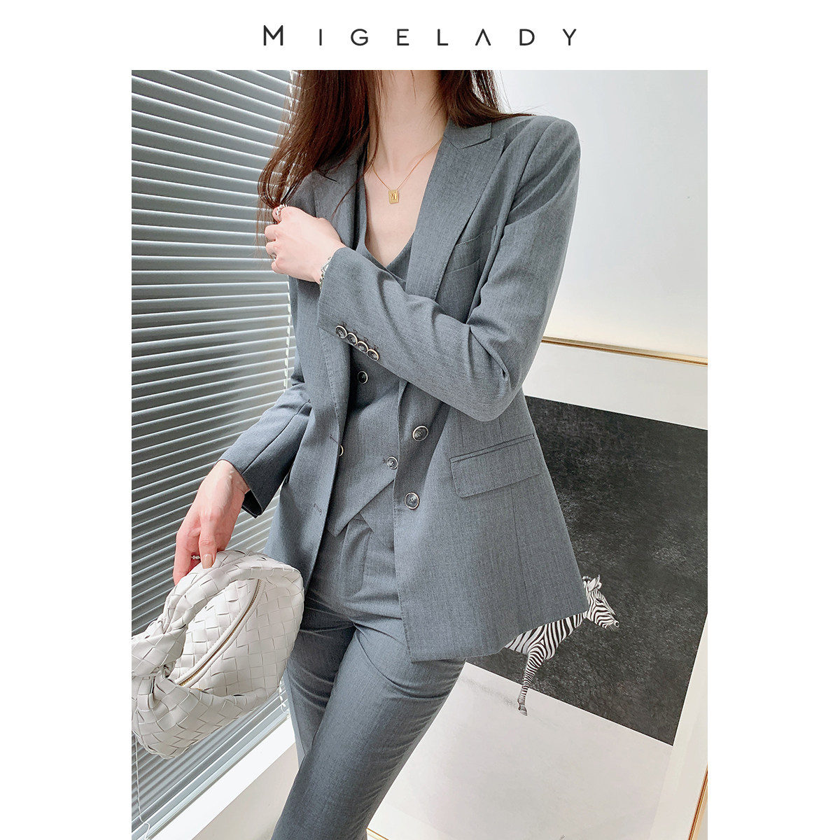 2021 Fall New Suit Jacket Temperament Three Sets Presiding Over Conference Event Niche Design Women's Career Suit