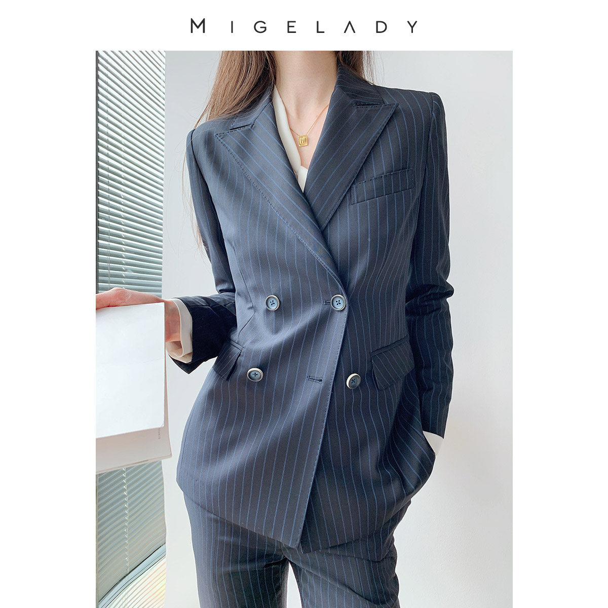 Fine spinning 70 wool Career suit Femininity Goddess Van Design Sense Striped Suit Jacket Lady West Suit V175
