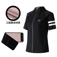 Футболка, черный бюстгалтер, короткий рукав