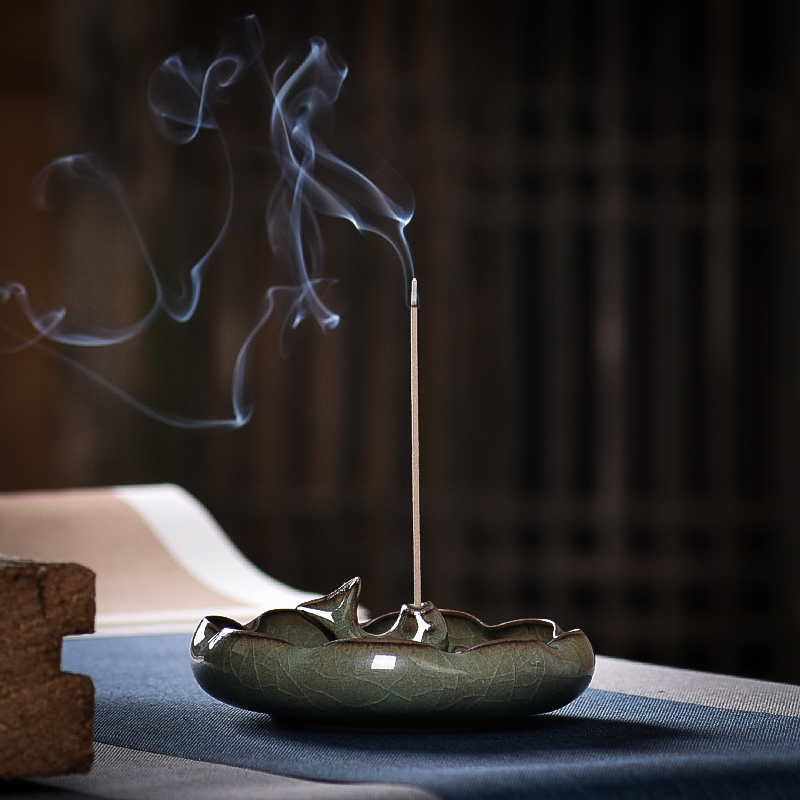 Handmade line fragrant incense stove imitation ancient incense stove Longquan Gothic kilns iron-tyre ceramic tea path line fragrant inserts for the home of the porcelain