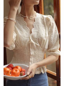 Three-dimensional flower shirt women's summer 2022 new design French retro puff sleeve waist short-sleeved top