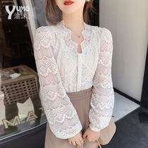 V-collar lace shirt Womens Spring and Autumn short wear Korean version of foreign style hollow bottoming temperament white bubble sleeve shirt