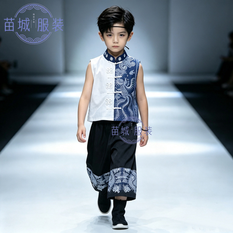 Guizhou Guangxi Miao Zhuang Ethnic Group Batik Vest Set Summer Vest Ethnic Style Children's Clothing Performance Costume Guizhou Guangxi Miao Zhuang Ethnic Group Batik Vest Set Summer Vest Ethnic Style Children's Clothing Performance Costume