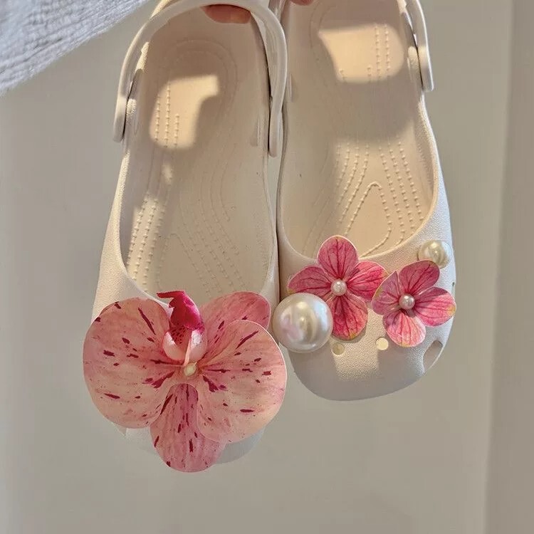 Ballet Clogs for Women, Summer, with Butterfly Orchid Flower and Pearl Decoration, Slip-On Mary Jane Closed-Toe Sandals for Outdoor Wear