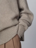 Демисезонный минималистичный трикотажный свитер, высокий воротник, свободный крой