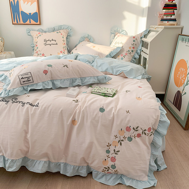 Four - piece cotton - type 100 - piece cotton - small fresh lace girl heart is embroidered winter bed with single - thick bedding