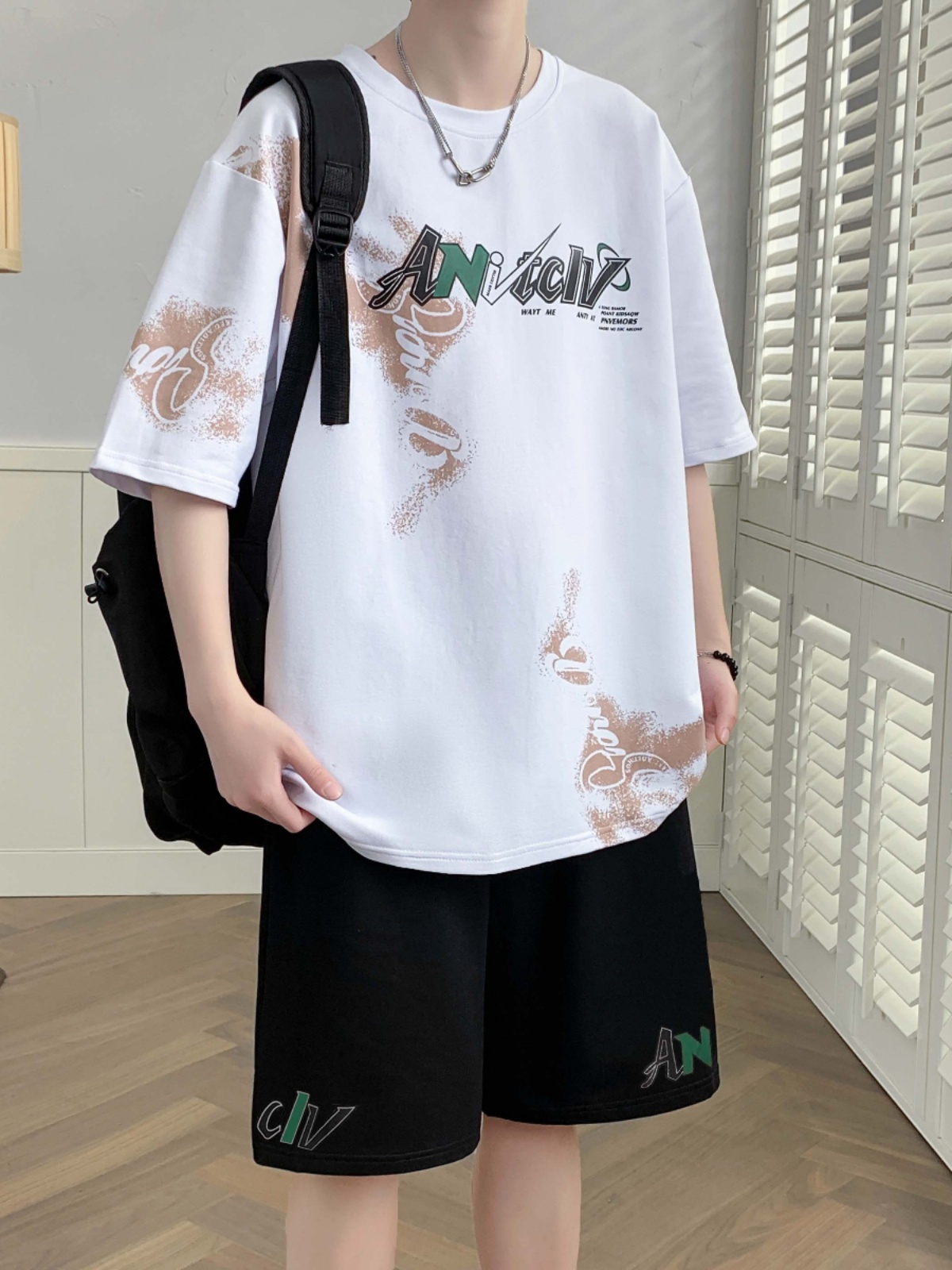 <!--纯棉短袖t恤男初中高中学生夏季半袖短裤搭配一套青少年运动套装-->