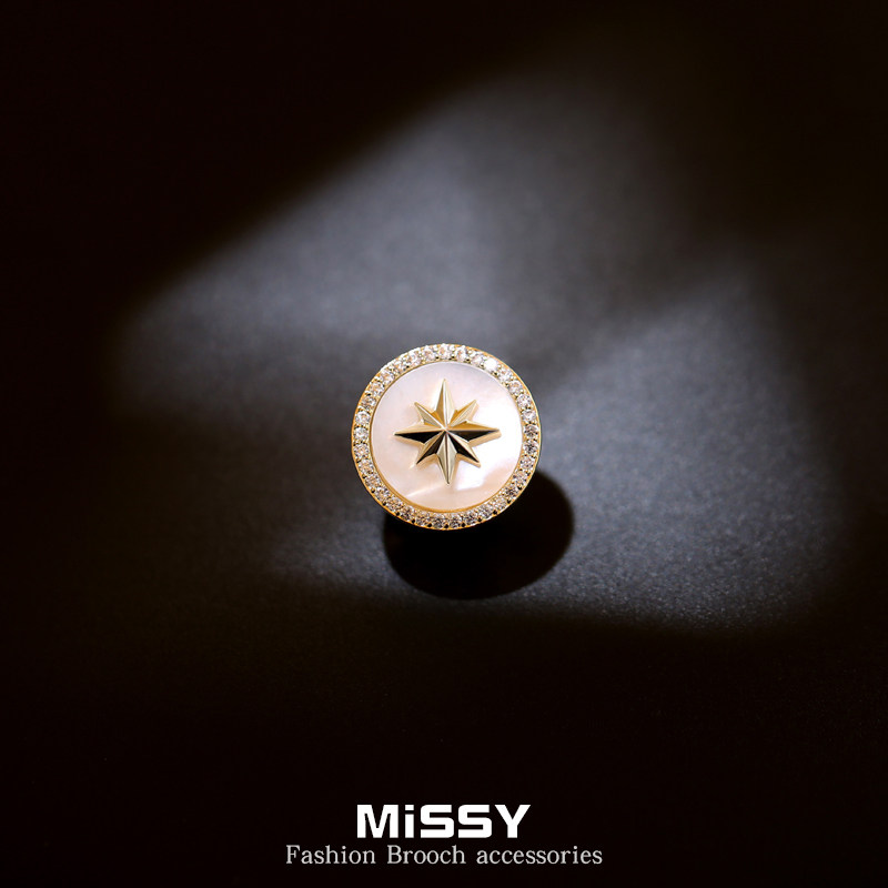 Eight-manger star anti-walking light buttoned suit neckline decorated with shells chest needle upscale female temperament Pin Fixed Clothing God