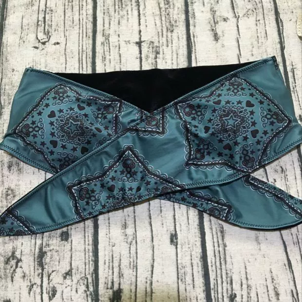 Bikini In Bikini 2018 Mới AliExpress Ngực Áo tắm thắt nút Phụ nữ Đồ bơi bikini Châu Âu và Mỹ