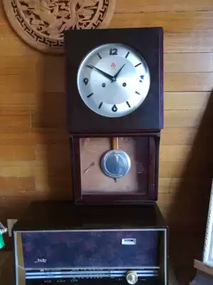 Energy hall Shanghai Sanwu brand old wall clock accurate when walking, loud sound, huge volume, 1960s