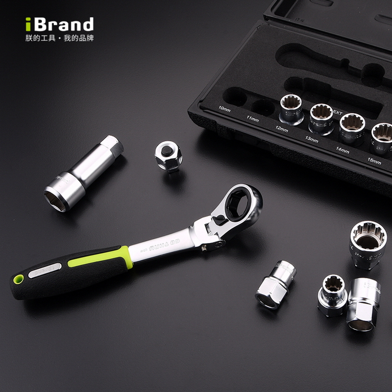Imported movable socket wrench ratchet adjustable fast penetration auto repair multi-purpose hexagon big fly in fly tool set
