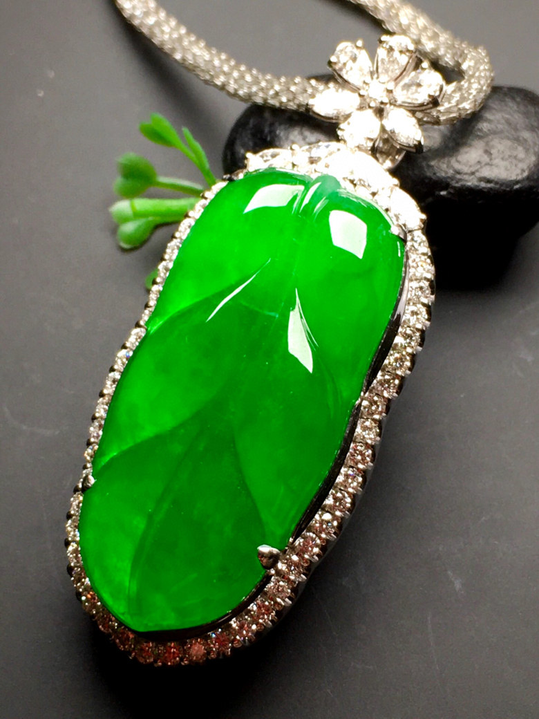 Myanmar old pit jade 18k gold inlaid full sun green leaves ice species jade pendant natural A goods neck ornament pendant