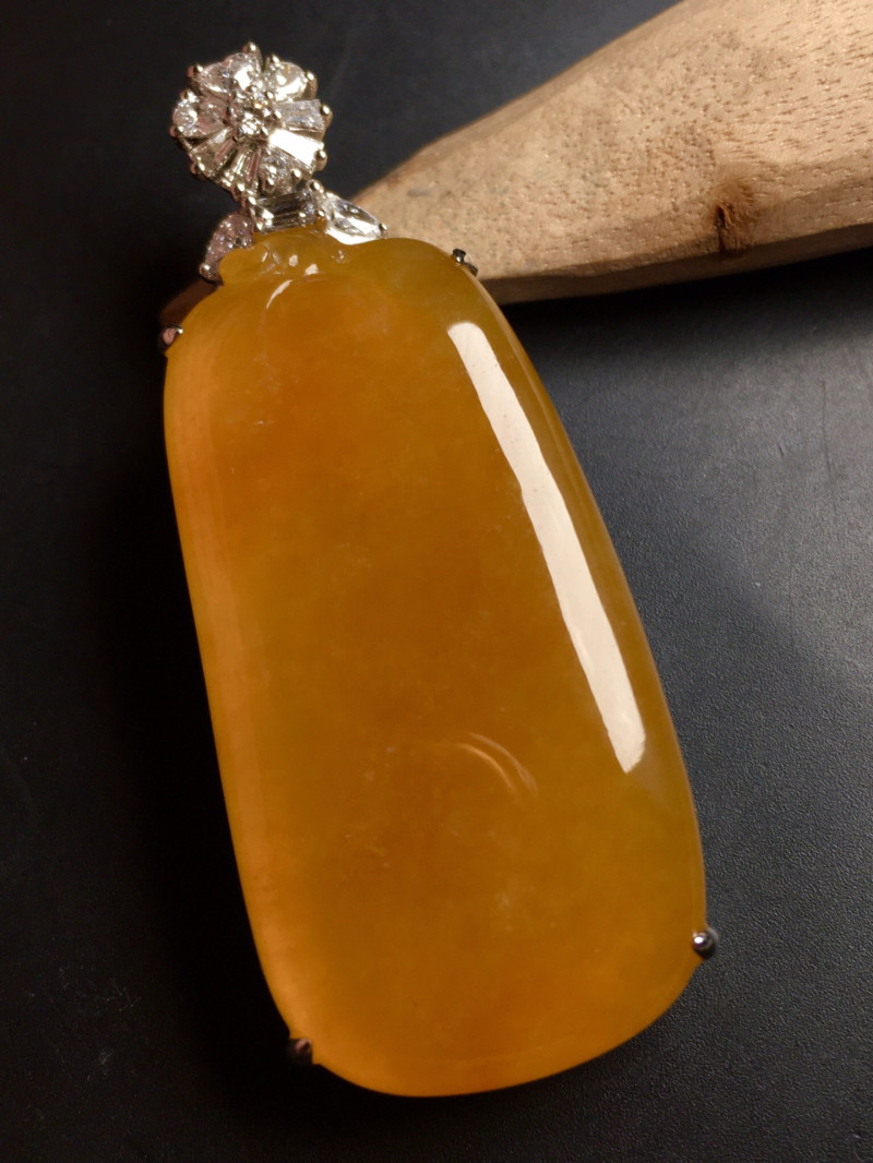 Natural Ice Emerald Yang Green Avalokitesvara Shanshui Brand Buddha Fair and Safe Brand Gourd Jade Pendant Necklace for Men and Women