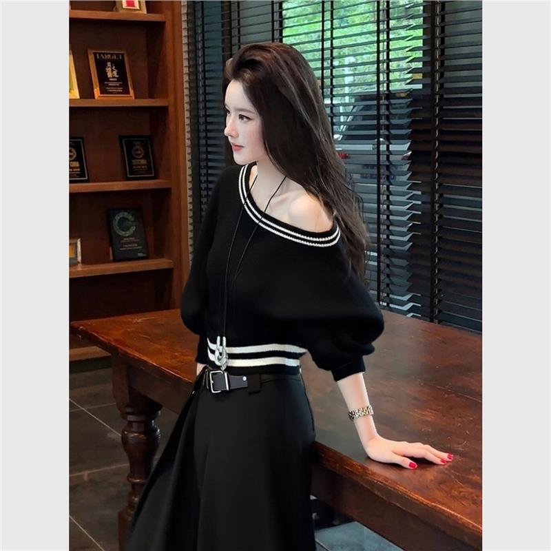 Trendy French-Style Mature Niche Unique Lazy Black Off-Shoulder Sweater Top 2025 New Winter Model Looks Great