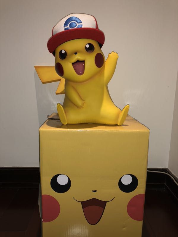 Spot Net Red Elf Treasure dream of three Pikachu statue model to send Little wise hat birthday present Meng