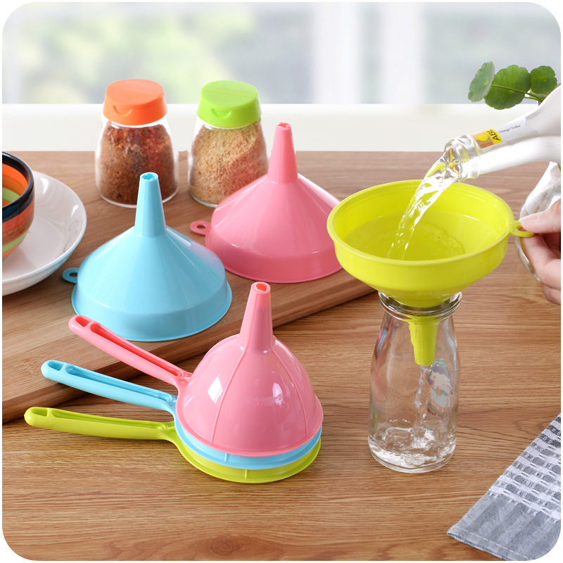 Funnel household large-caliber kitchen liquid dispenser refueling pouring oil wine funnel oil leaking wine wine grape
