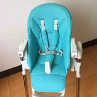 Синяя подушка, синий ремень безопасности