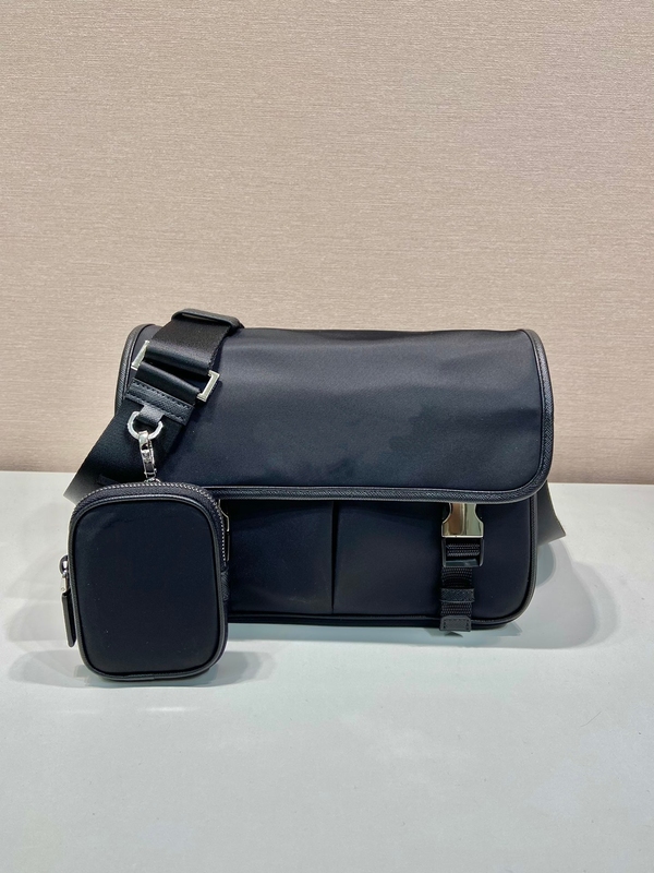New Men's Parachute Nylon Messenger Bag Fashion Casual Outdoor Sports Crossbody Bag Large Capacity Shoulder Backpack New Men's Parachute Nylon Messenger Bag Fashion Casual Outdoor Sports Crossbody Bag Large Capacity Shoulder Backpack