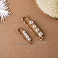 2 кусочка белых скрепок для бумаги