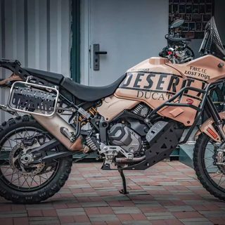 Panel de expansión de caja lateral universal de tres cajas para motocicleta, caja de herramientas para colgar, barril de aceite de repuesto, equipo de camping, bricolaje