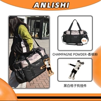 Помолочный черный и белая собака